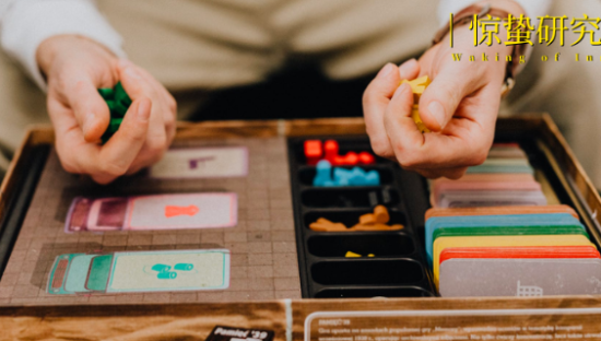 不办卡的年轻人，开始“整顿”消费市场