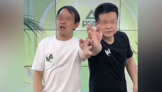 “偷袭”直播间，马保国又被KO了