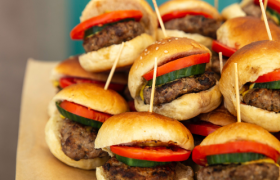 两年开店2000余家，“中式汉堡”究竟是不是“美国饺子”？