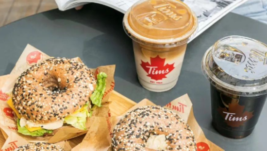 门店加速扩展，“小红杯”却还在靠贝果刷存在感？