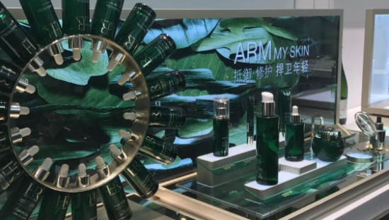 4000一瓶的贵妇品牌赫莲娜，翻车了为啥还这么多人买？