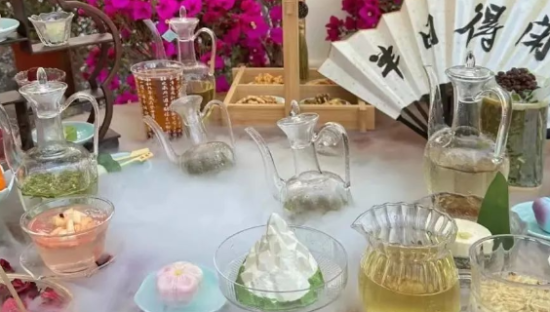 围炉冰茶又火了，年轻人为何钟情围炉？