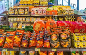 量贩零食店，逼垮经销商？