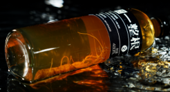 破圈的“一整根”人参水，到底怎么“火”的