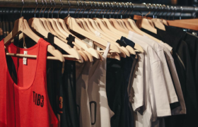 国潮运动服，成也Z世代，败也Z世代