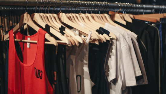 国潮运动服，成也Z世代，败也Z世代