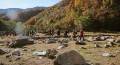 潮流运动“上新”，年轻人爱上徒步