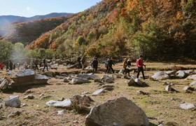 潮流运动“上新”，年轻人爱上徒步