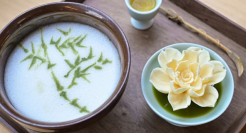 最高日入2万+，茶汤上“亲手作画”，新式茶馆又现高阶玩法？