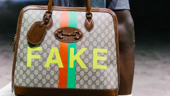 在1688花几百买的假香奈儿，是现在中产的新社交货币？