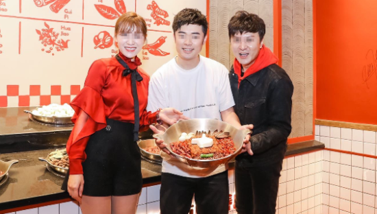 「失声」一年后，陈赫的贤合庄集体“阵亡”