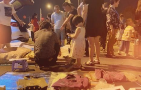 摆地摊月入过万到底有多难？