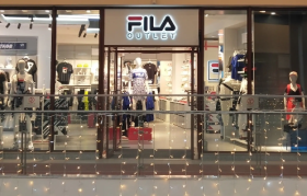 FILA失速，安踏难行