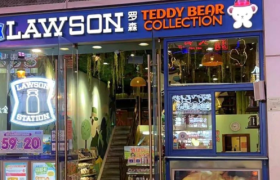 便利店玩联名，奥特曼来了也不管用