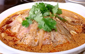 靠夫妻肺片打天下，如今却被它反噬