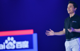 李彦宏豪掷10亿寻找下一独角兽，“百模大战”进入应用创新时代