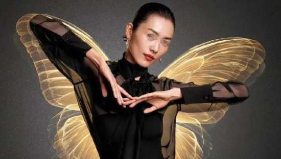 这对富豪兄弟，全靠“超模”续命