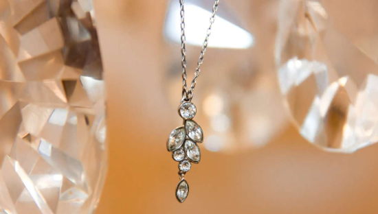 百元轻奢珠宝，专割年轻人