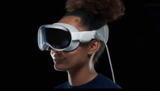 2万5的苹果头显，谁买？