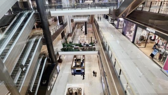 消费脱困但未康复，商场出租仍处“生死战”