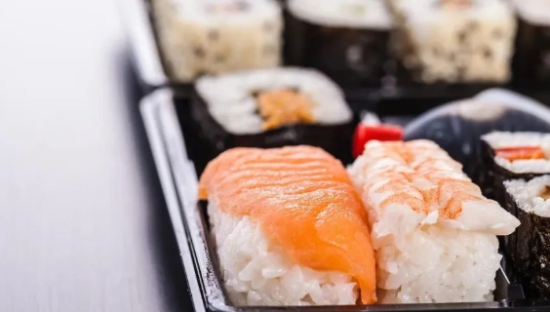 北上广的年轻人，在深夜蹲点抢剩菜盲盒