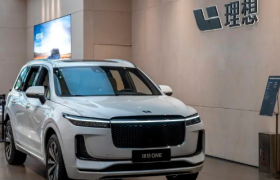 “蔚小理”变“理蔚小”