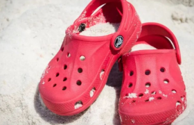 年轻人争先加入“洞门”，但Crocs不是唯一赢家