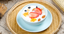 45元一杯「智商税」，酸奶「刺客」收割年轻人钱包？