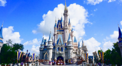 上海迪士尼疯狂了七年