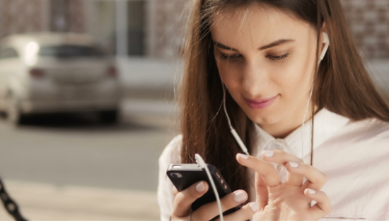 精打细算的年轻人，花式找“平替”