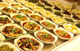 中式快餐：“刺客”也闹着说“不赚钱”