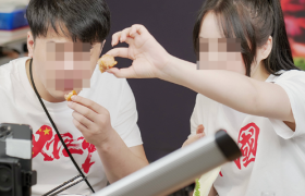 快手一姐，比辛巴还会套路“老铁”