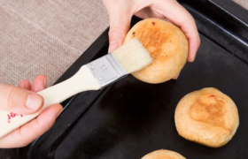 新中式烘焙大撤退，入局者打响“生死战”