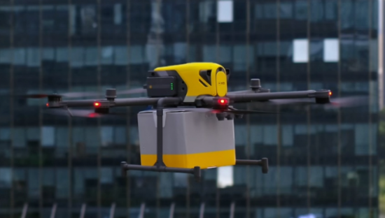 科技公司纷纷押注的低空经济，离走入生活还有多远？