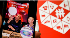 拼多多直播，挤上牌桌