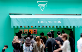 用1740元拿下三个LV包，这届年轻人是懂“平替”的