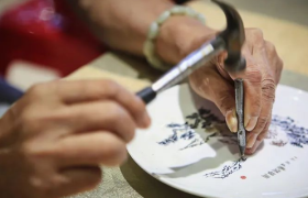 曾被“嫌弃”的“非遗”，正被年轻人“捧红”