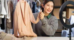 小红书、美团、东方甄选加码，直播电商生变？