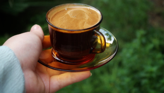 社区咖啡店里，最受欢迎的不是咖啡