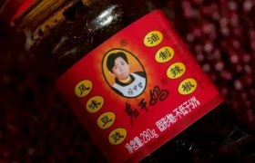 身价90亿的“国民女神”，撩不动年轻人