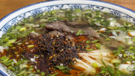 狂卖4000亿，「兰州拉面」吊打「螺蛳粉」