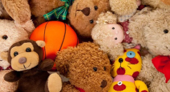 重金“养”玩偶，治愈年轻人