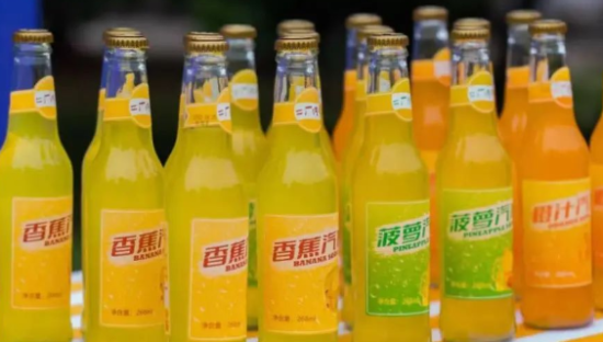 高调的兰世立，低价约战饮料圈