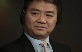 刘强东正在下一盘大棋