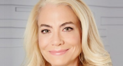 露华浓换帅！或迎近40年来最大变革