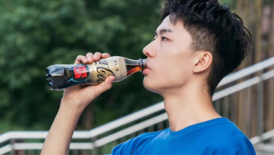 陷入“致癌风波”的可口可乐，凭什么涨价？