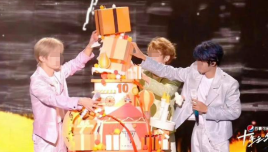 TFBOYS十周年，扯下时代峰峻的遮羞布？