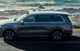 理想终于吃饱，蔚来小鹏会跌倒吗？