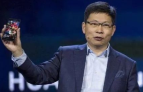 大模型之争，华为暂时领先苹果