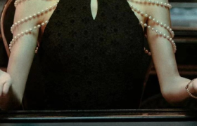 现实版《孤注一掷》性感荷官？娜扎代言翻车了！